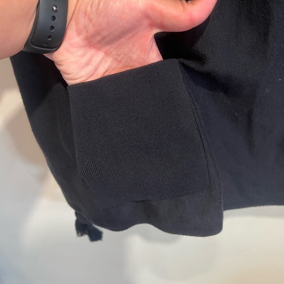 Lilly Pulitzer Sweater Pullover Elba
Tunic Tassel Navy Blue Knit size M - Picture 5 of 10